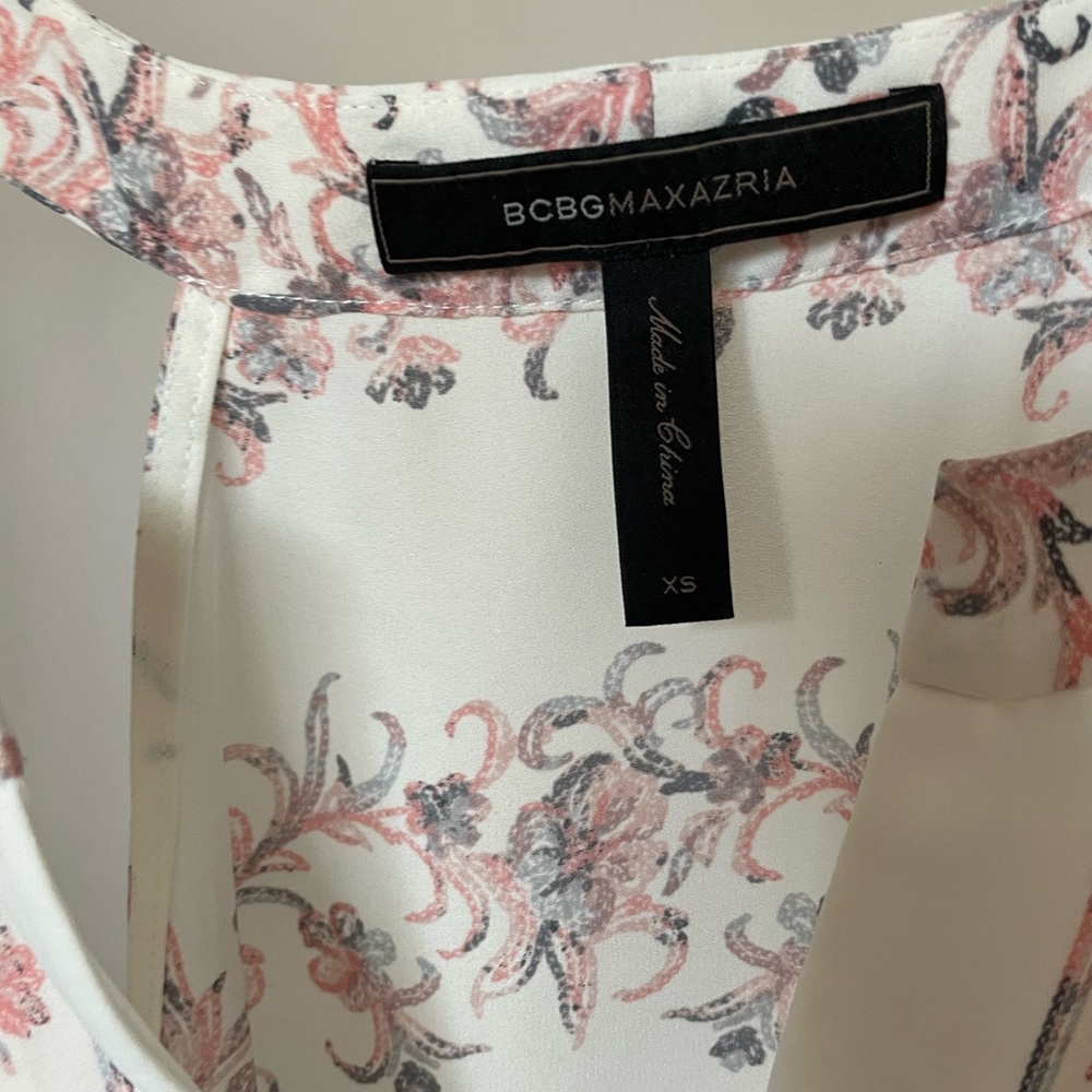 BCBG TOP - Picture 3 of 4